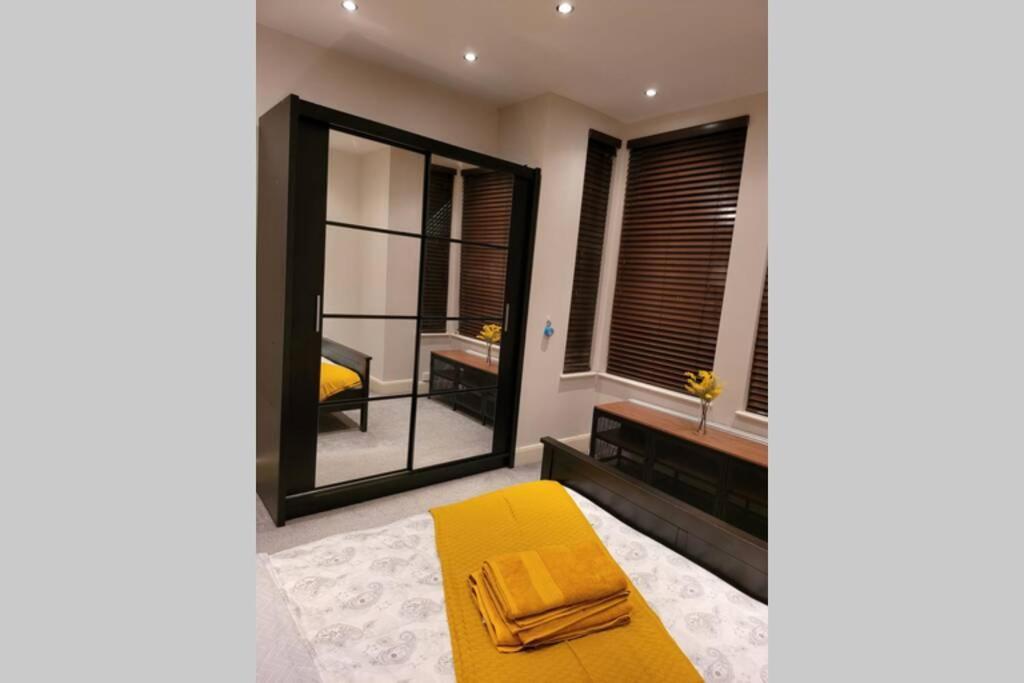 Contemporary 3 Bed Apartment In Hendon Central. Exteriér fotografie